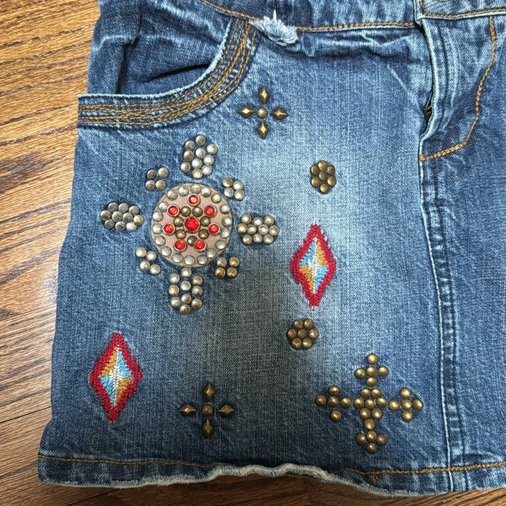 Western Denim Bank embellished studs embroidered design mini jean skirt size 29 - Picture 2 of 4